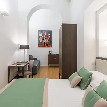Hotel Les Diamants Spanish Steps 2*