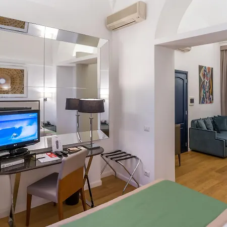 Les Diamants Spanish Steps Hotel 2*