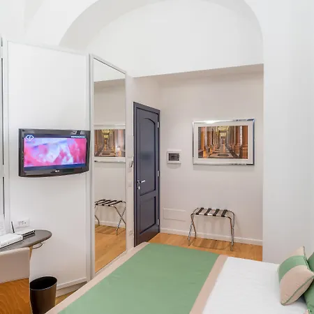 Les Diamants Spanish Steps Hotel 2*