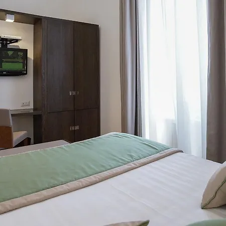 Les Diamants Spanish Steps Hotel