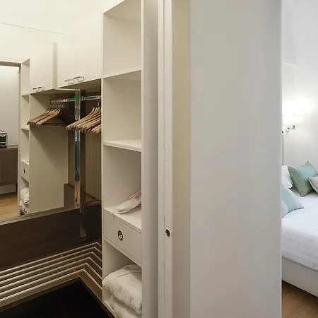 Les Diamants Spanish Steps Hotel 2*