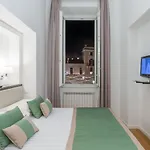 Les Diamants Spanish Steps מלון 2*