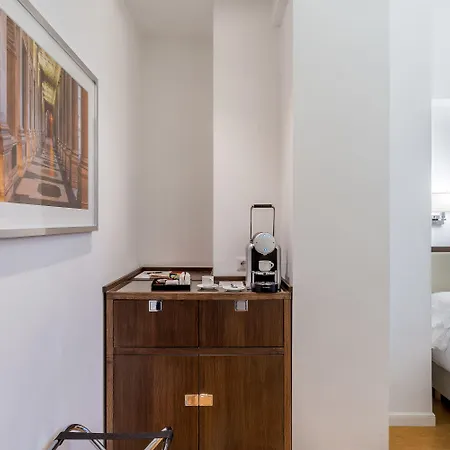 Hotel Les Diamants Spanish Steps 2*