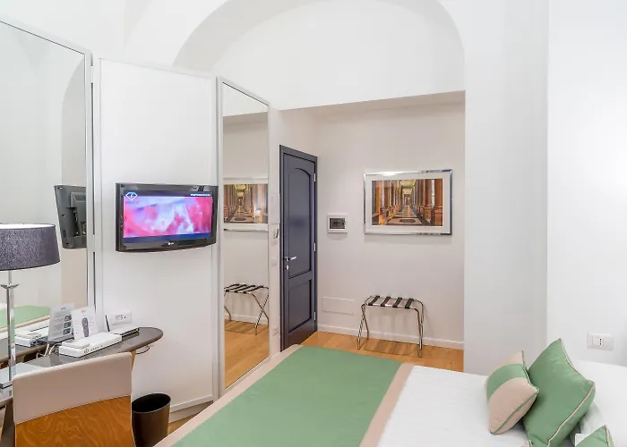 Les Diamants Spanish Steps Hotel 2*