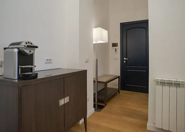 Hotel Les Diamants Spanish Steps 2*