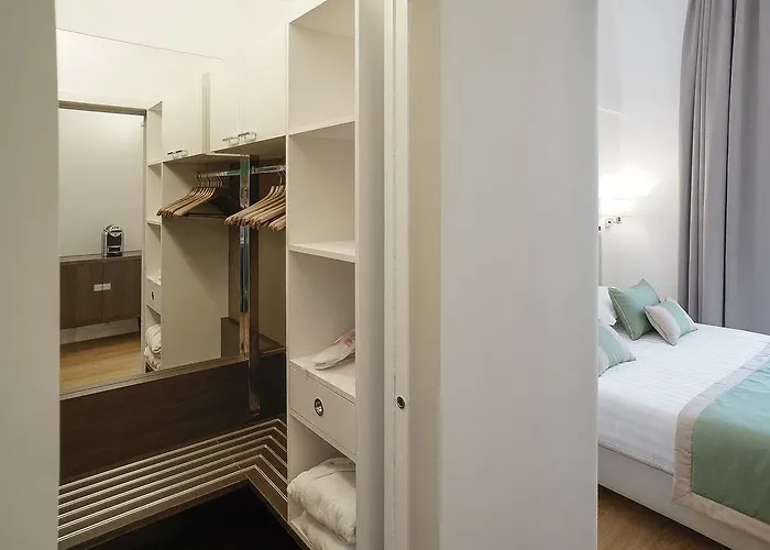 Les Diamants Spanish Steps Hotel 2*